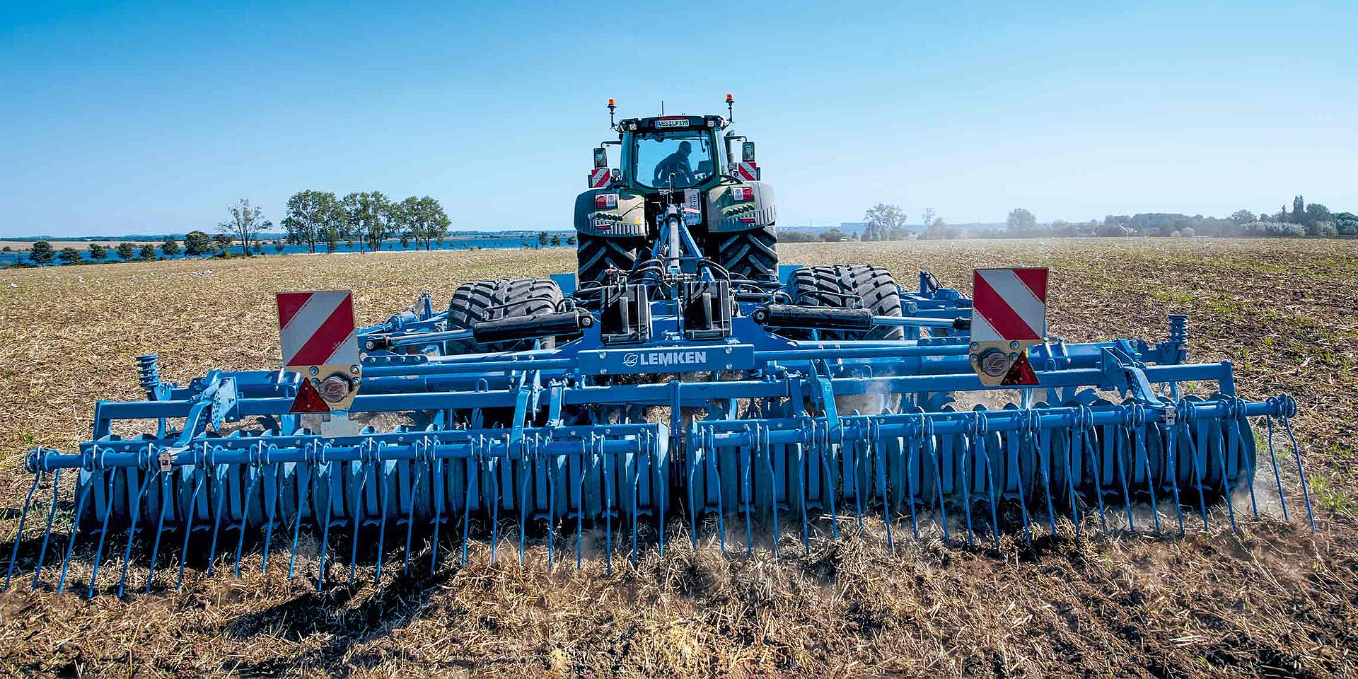 LEMKEN Grubber Karat 10 perfekt gerüstet (2)