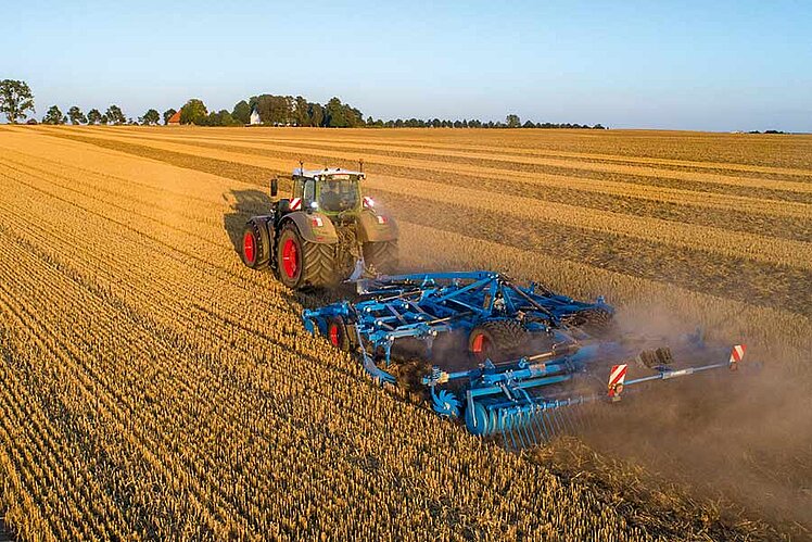 Cultivator Karat 12 - Working width from 4 m to 7 m