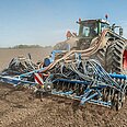  Pneumatic seed drill LEMKEN Solitair F Rear view