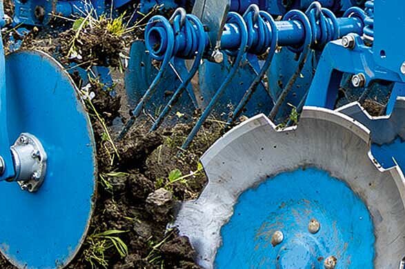 Prallstriegel der LEMKEN Rubin 10 MR TF
