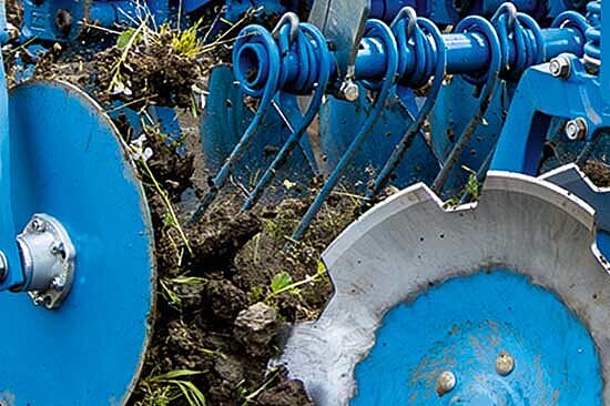 Prallstriegel der LEMKEN Rubin 10 MR TF