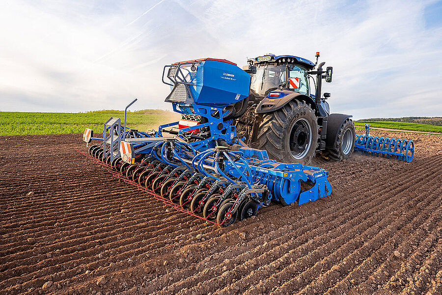 LEMKEN Drillkombination im Einsatz für gleichmäßige Feldaufgänge