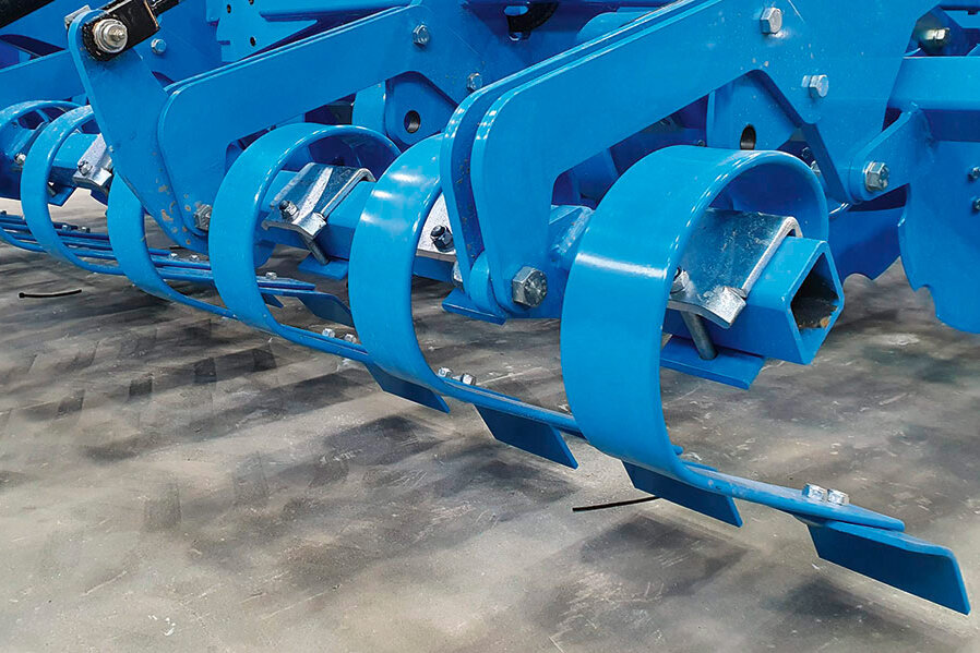 Solitair DT spring-mounted levelling tines