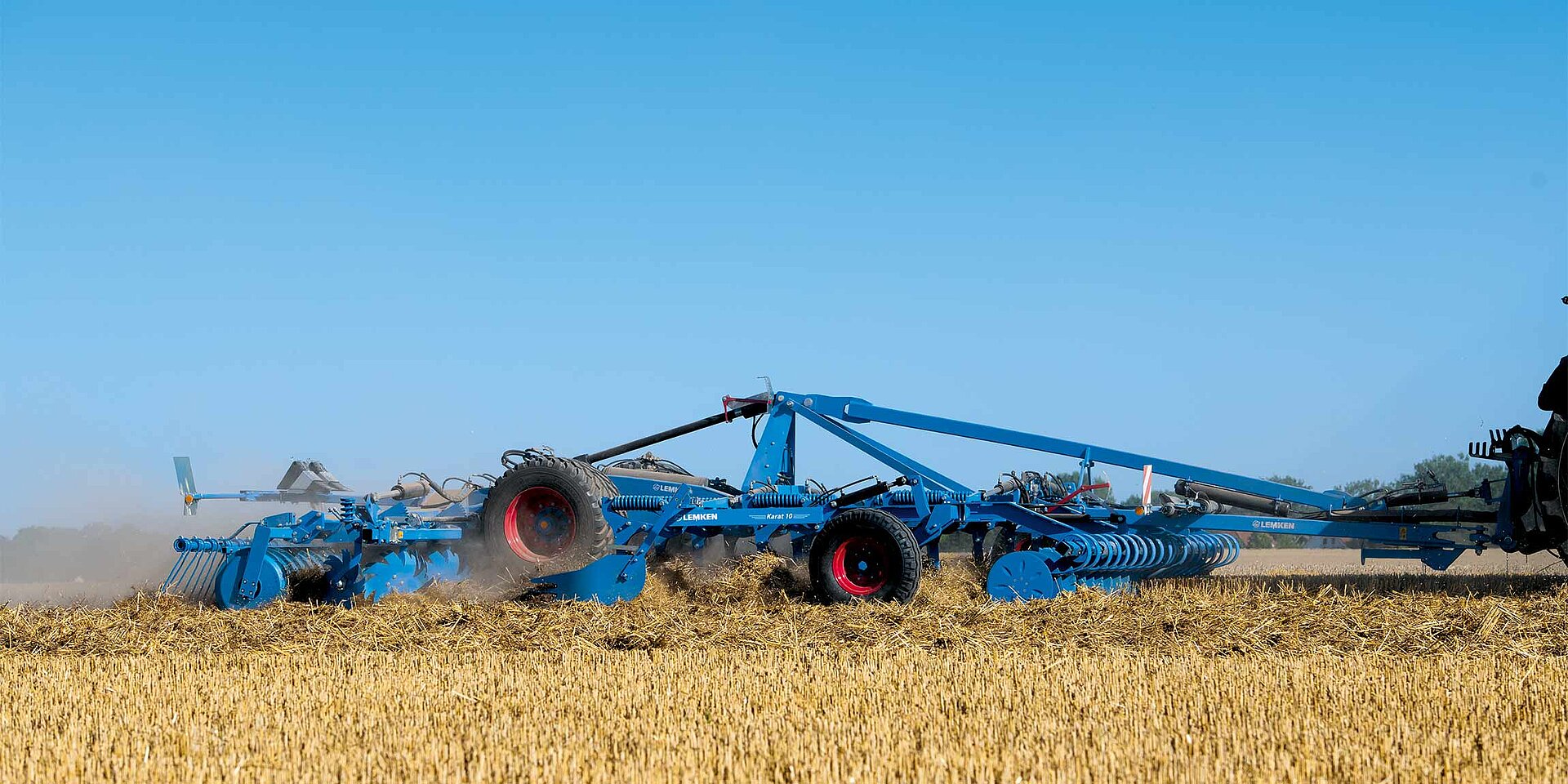 LEMKEN Grubber Karat 10 Einsatz Stoppelbearbeitung