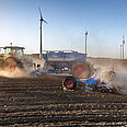LEMKEN Pneumatische Drillmaschine Solitair ST im Einsatz
