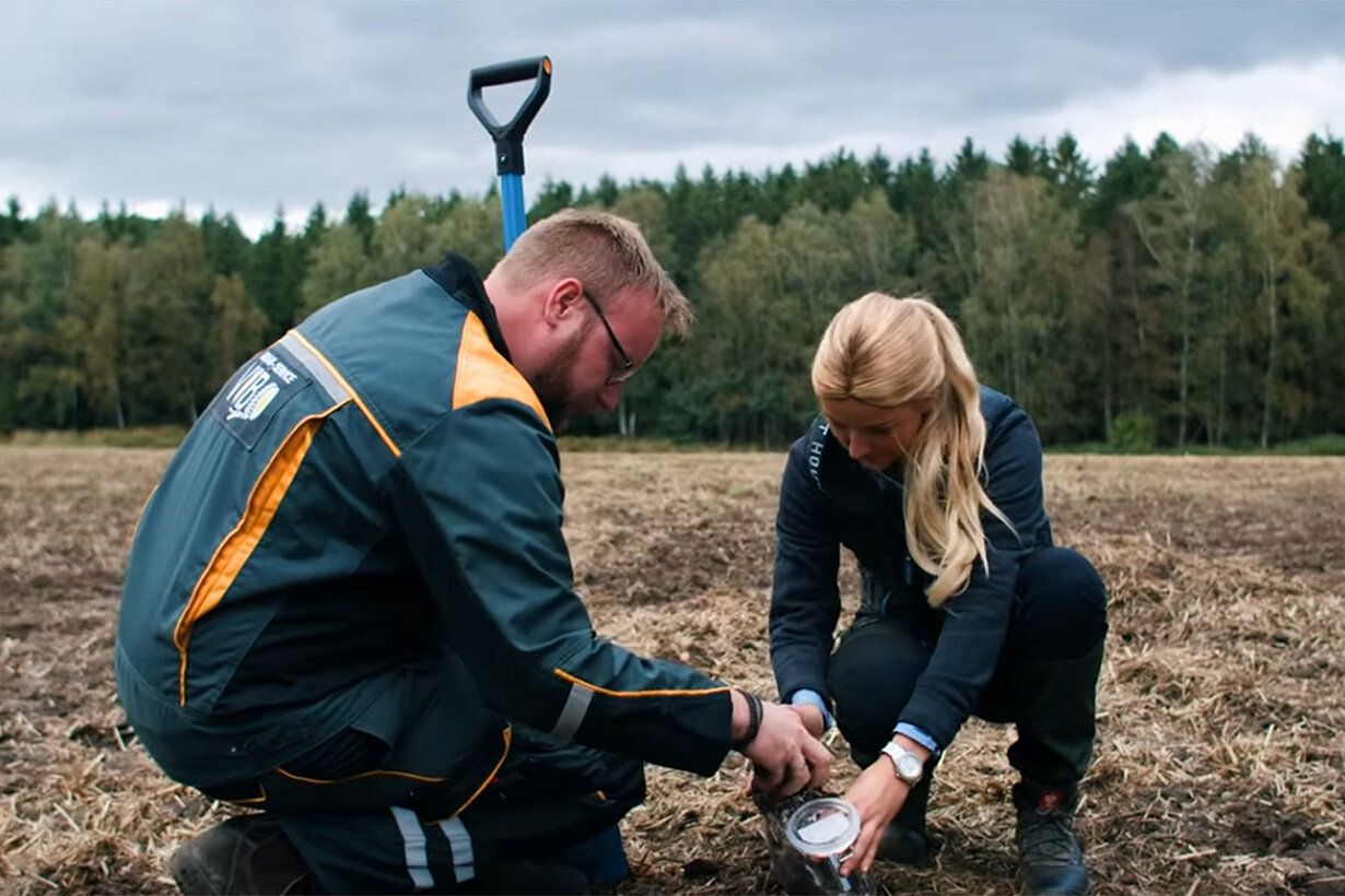 Bodentour Folge 1 Marie Hoffmann und Thilo Jäger Bodenprobe