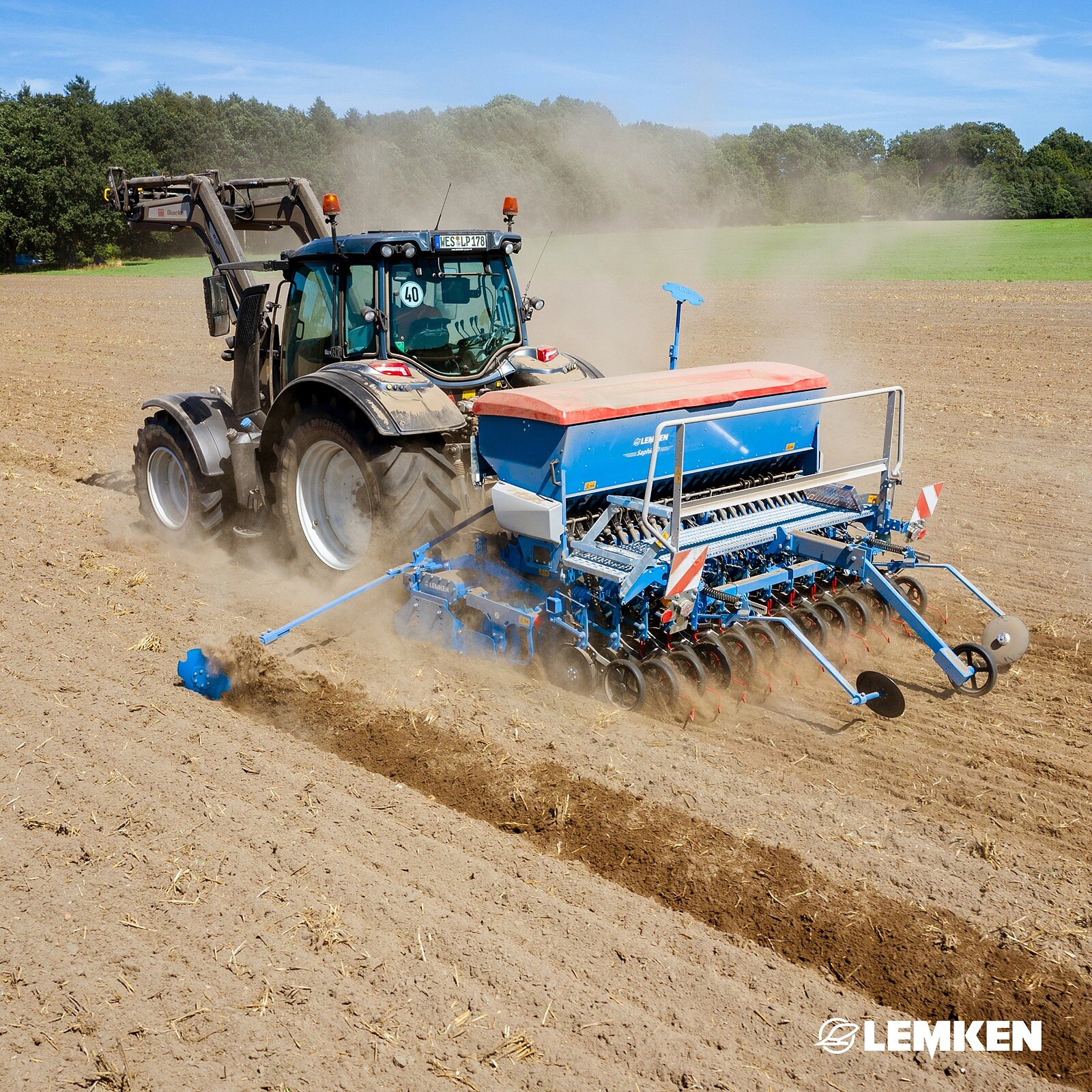 With our Saphir 10, reliable seed distribution and uniform field emergence become possible. 💪 Individual settings of...