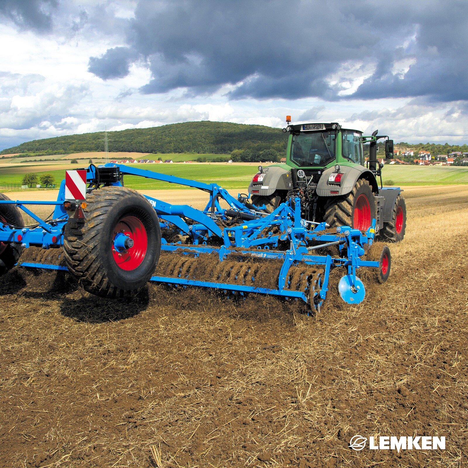 Our Kristall 9 cultivator allows you to work flexible at working depths of up to 30 cm - perfect for deep loosening and...