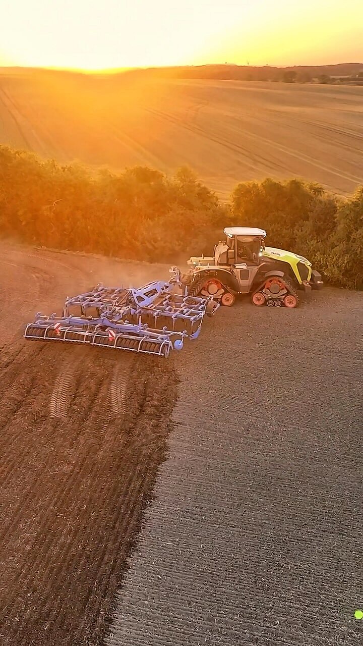 Justus on Tour with the Karat 12!🔥

#lemken 
#farming 
#agriculture 
#karat