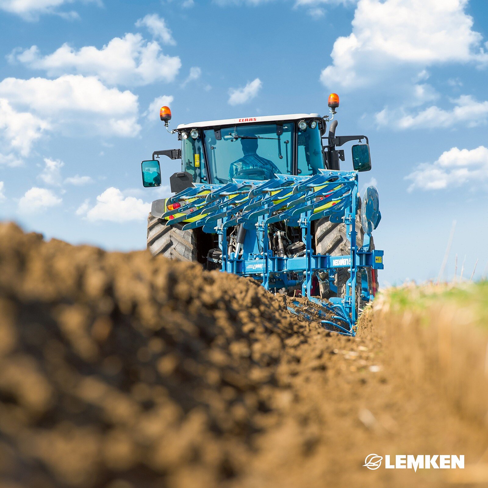 Ready to improve your ploughing?
The Juwel 7 mounted plough with 3 to 6 furrows is perfect for tractors from 70 to 200...