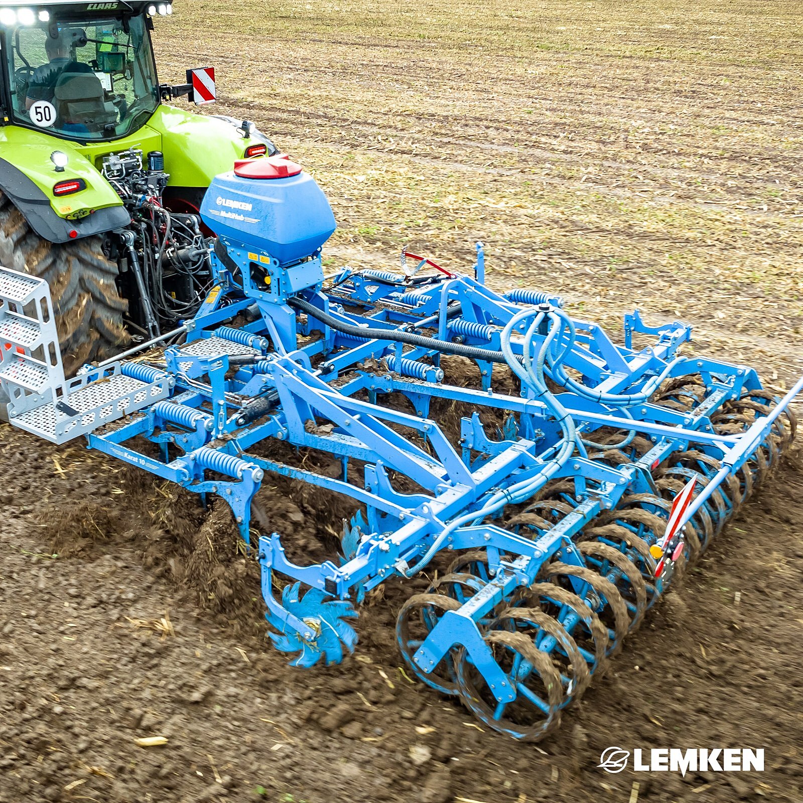 With our Karat 10 you can achieve perfect results for shallow and deep stubble cultivation in your field. 🌱 
Thanks to...