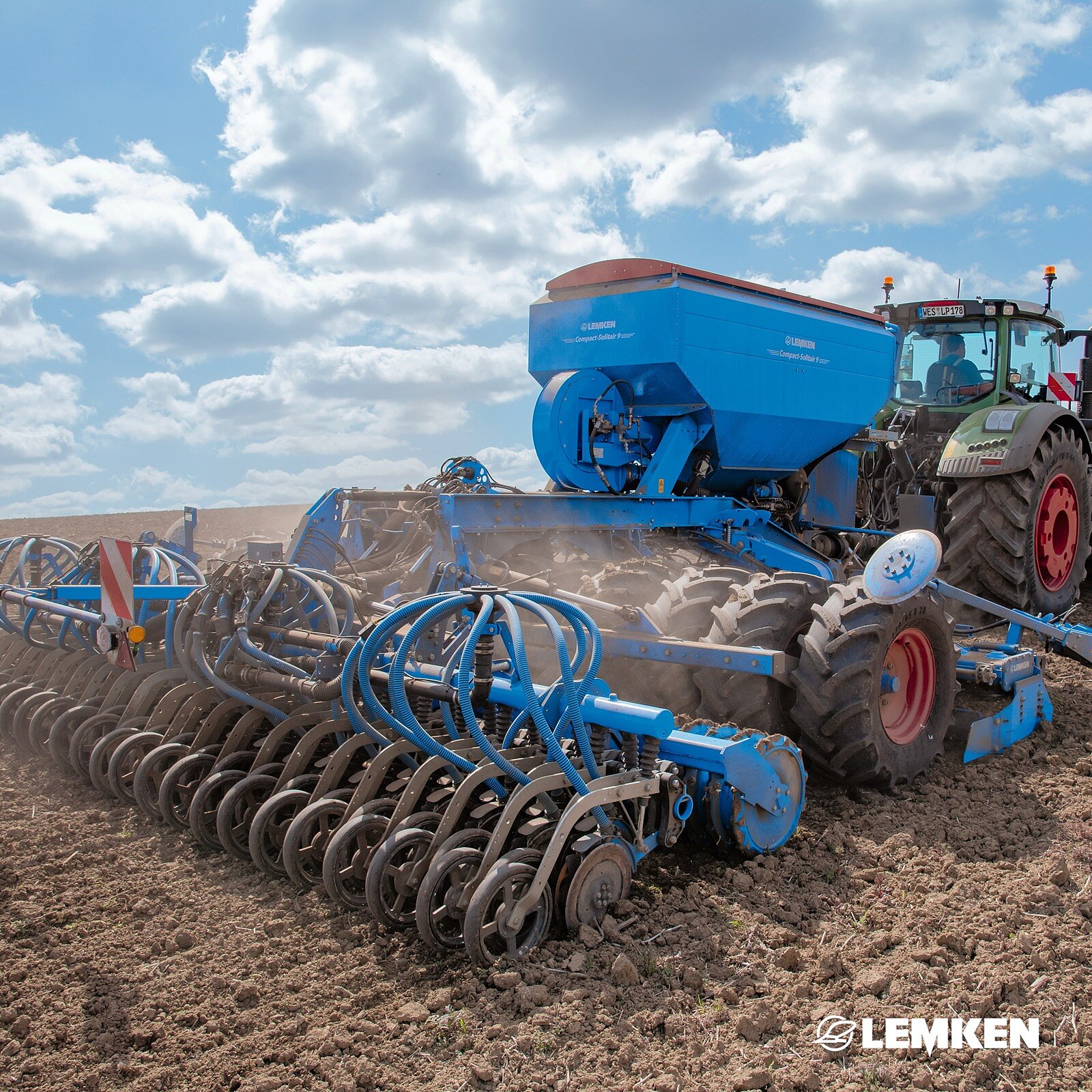 Our Compact-Solitair combines multilpe advantages. Reliable levelling, optimum seedbed preparation, best possible...