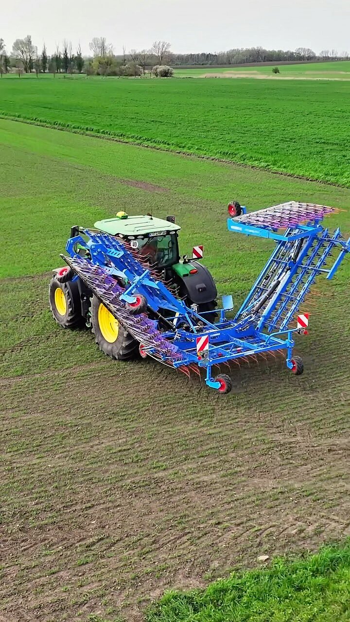 Our Thulit - now available in 12 meters!🌱

#lemken 
#thulit 
#farming 
#agriculture