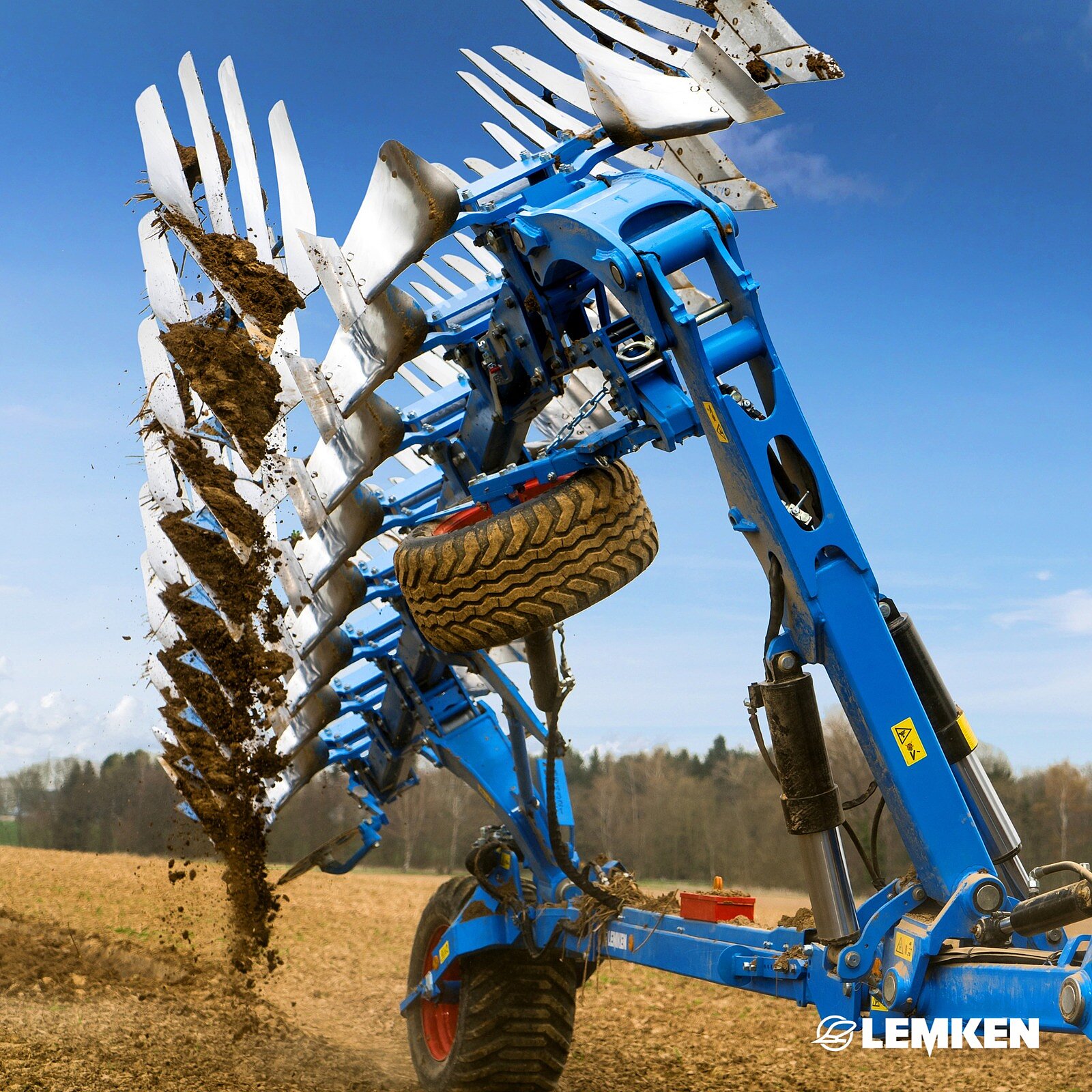 Our semi-mounted plough Diamant 16 is exceptionally manoeuvrable for rapid turning on narrow headlands and maximum...