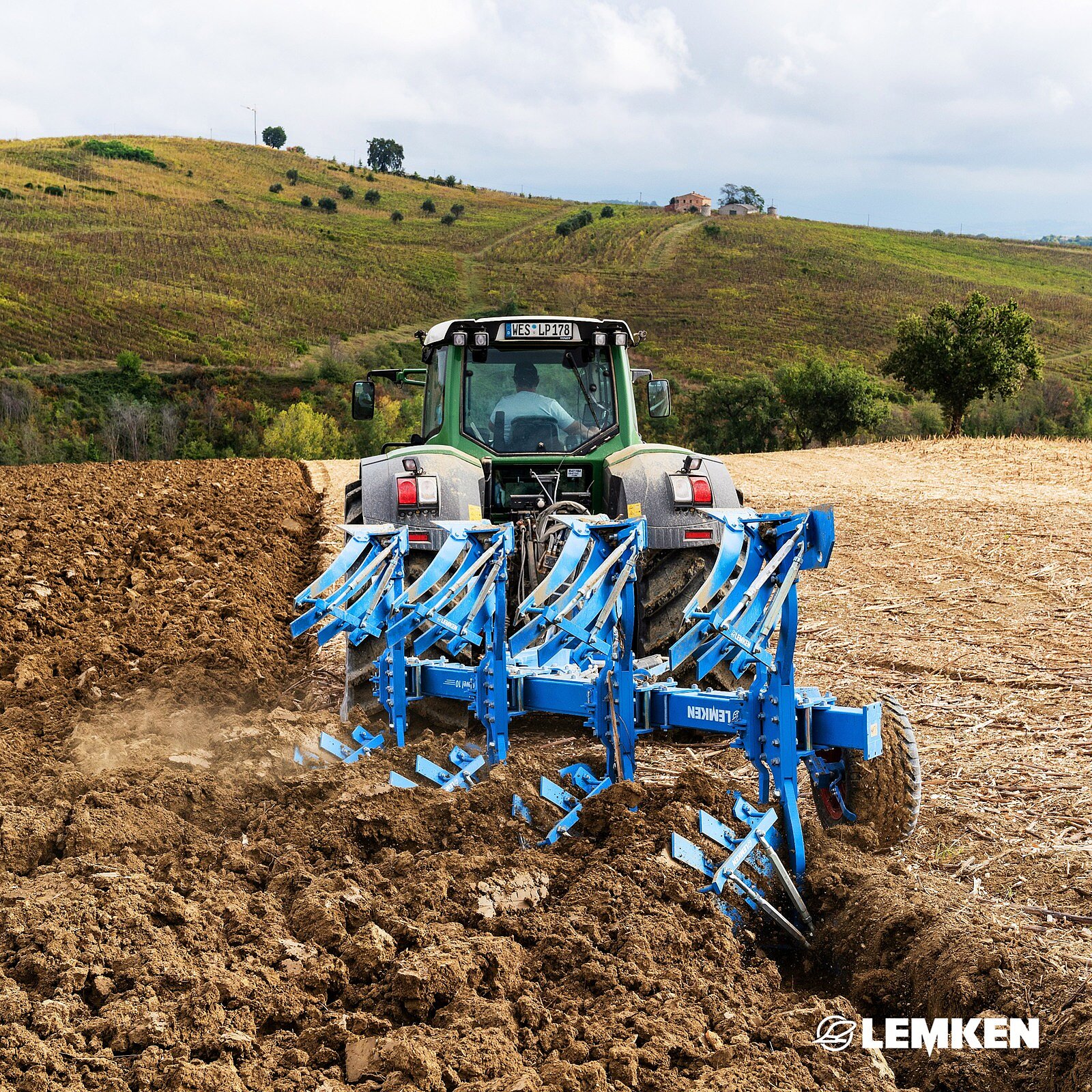 The Juwel 10 is our most powerful mounted reversible plough. Designed for the toughest conditions it is approved for...
