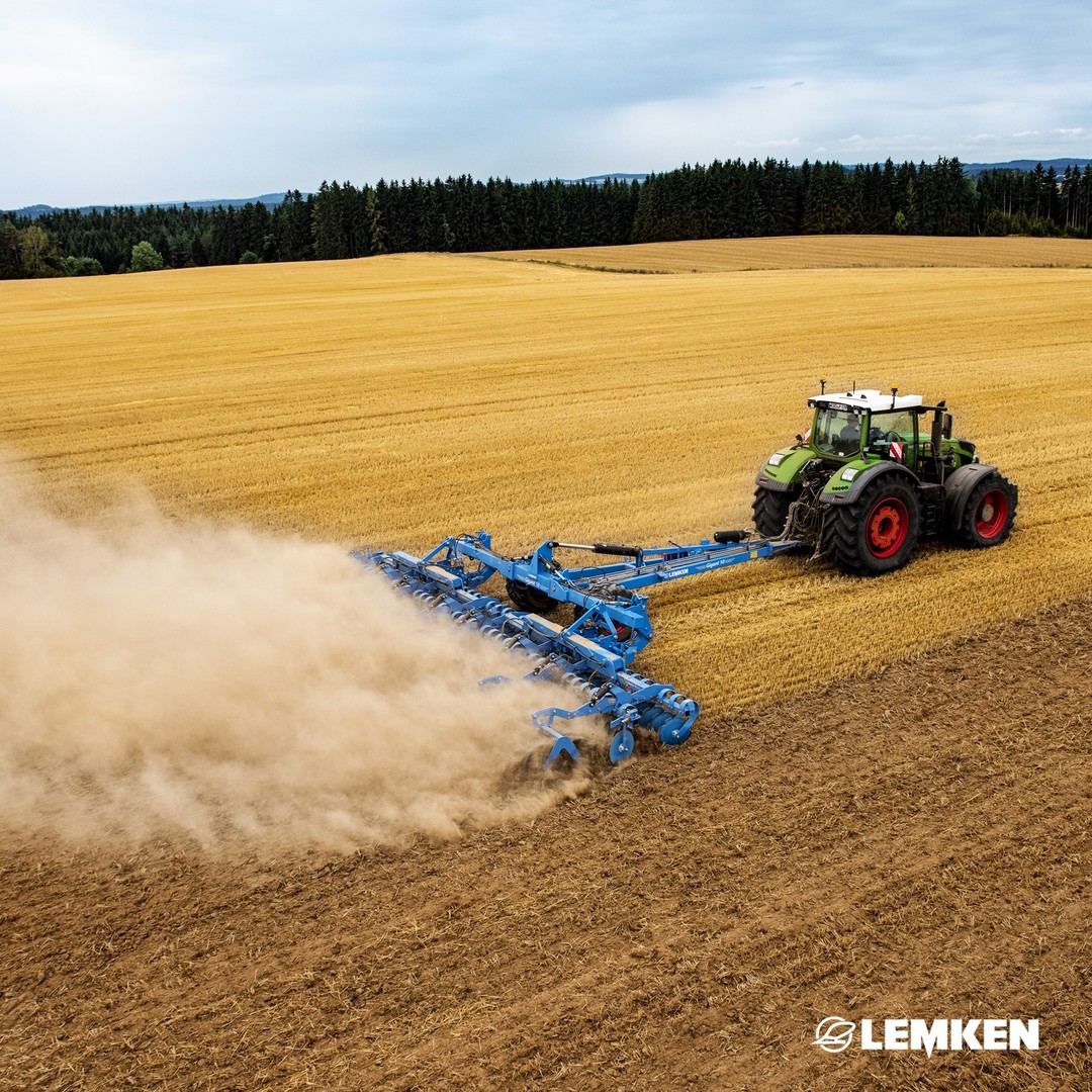 25 hectares per hour? No problem with our Gigant 10. 
With its many combinations, the system carrier is an allrounder...