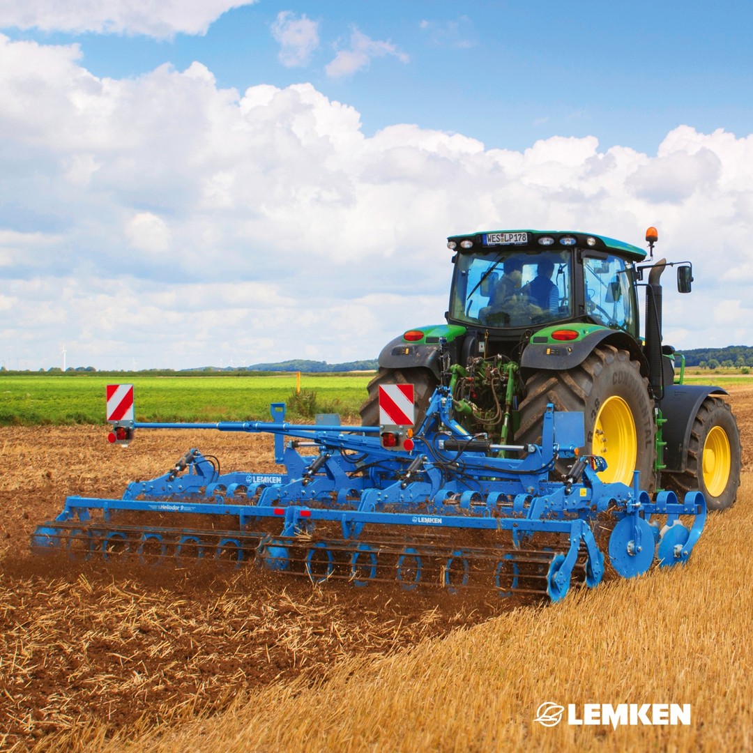 Our Heliodor 9 compact disc harrow is just as well suited to shallow stubble cultivation as it is to incorporating catch...