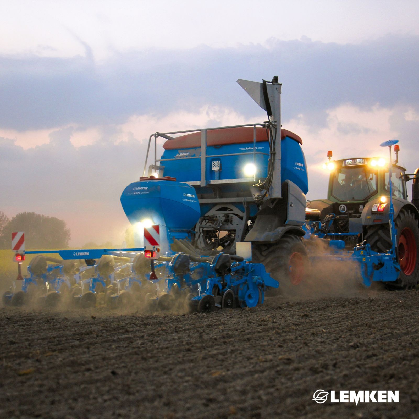 The Azurit 10 offers you clearing, fertilising, reconsolidating and drilling – all in one. In combination with the...