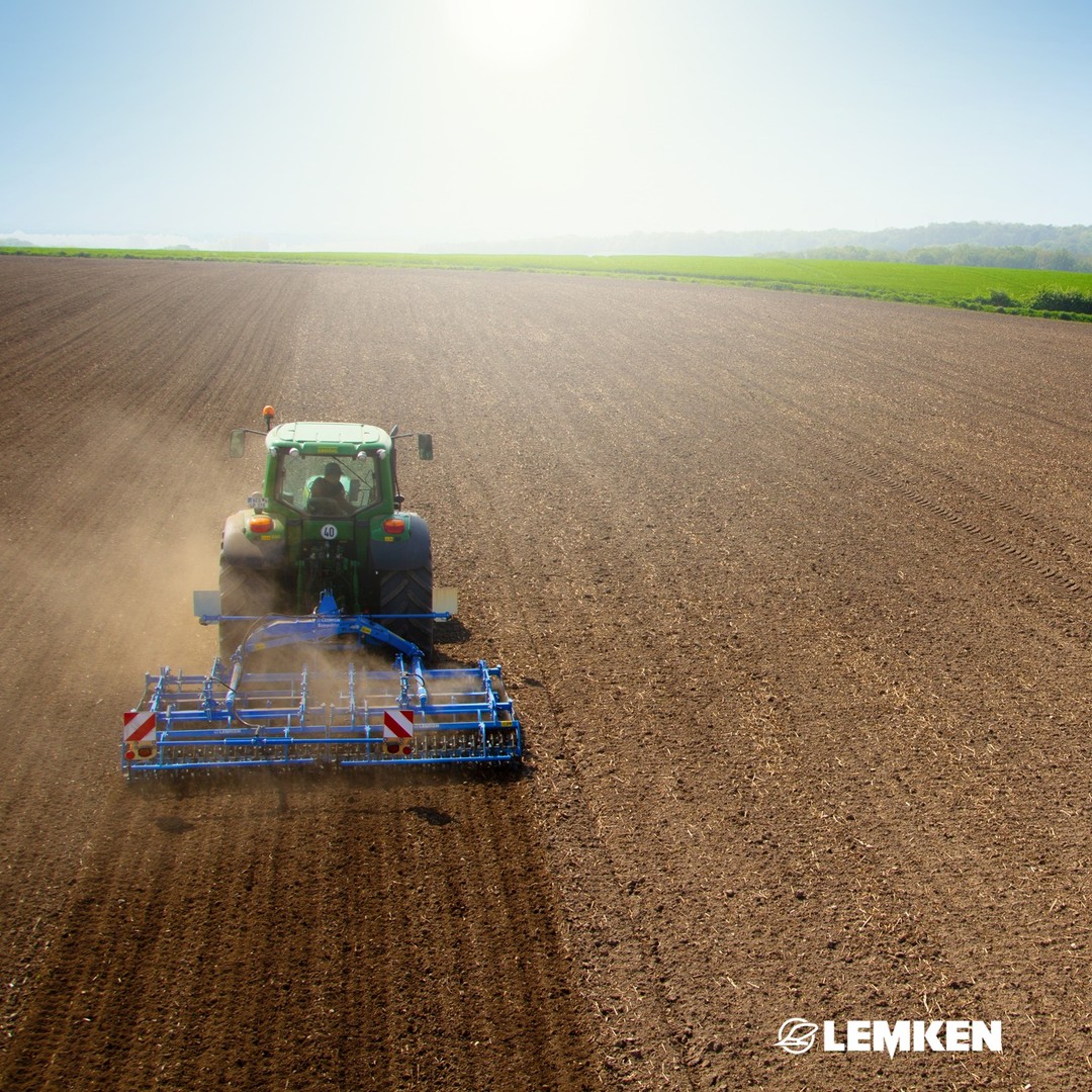 You want to know what a perfect levelled seedbed looks like. 😍
Start working with our System-Kompaktor and you will get...