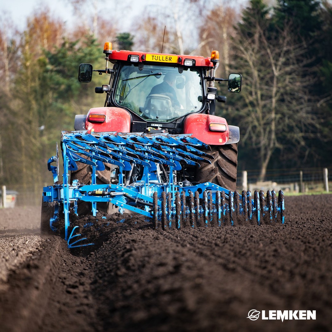 FlexPack is THE combination for plowing if you have long distances to your fields. Plows with firmly connected packers...